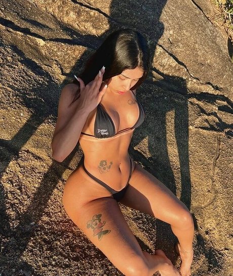 Hillary Fabii star erotic photo