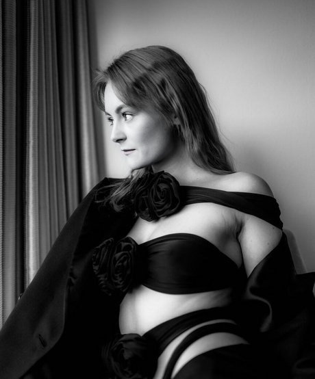 Lea Van Acken pornstar exclusive image