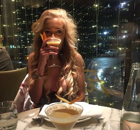 chicks with dicks onlyfans hd pics