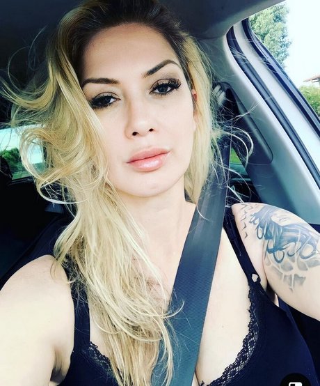 Milf Electra exclusive pornstar img