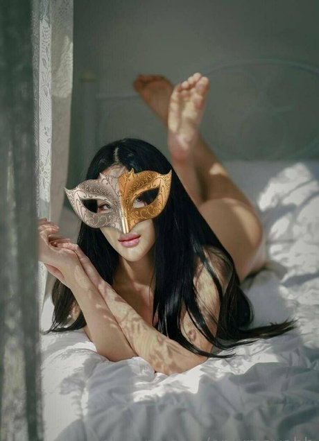 british blonde onlyfans naked picture