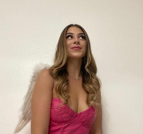 Emmily Mello naked pornstar images