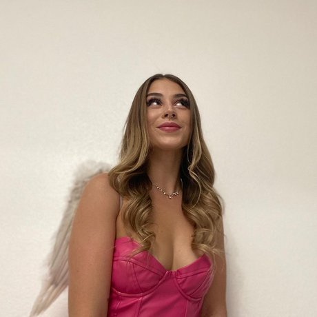 Emmily Mello pornographic actress pic