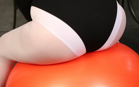 Lottii Rose adult actress pics