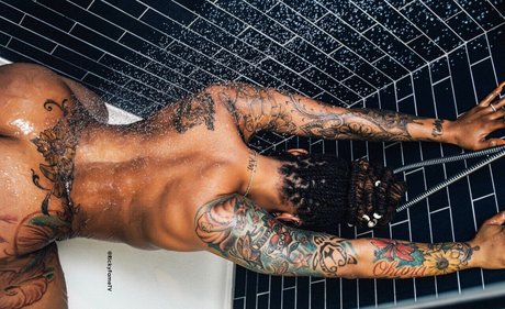 ItsJustRocky nude star galleries