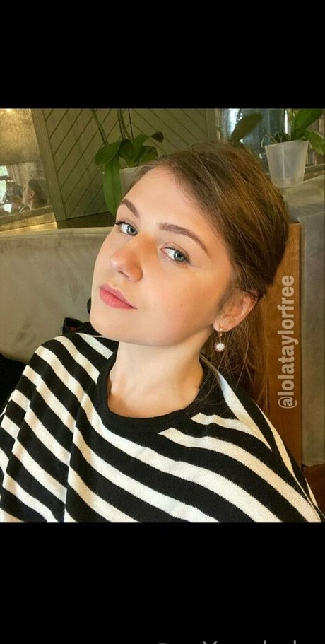 shemale fucks girl onlyfans erotic pics