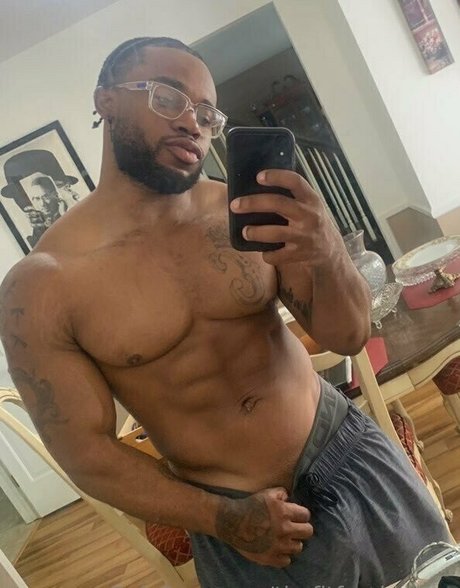 thefitfreakkfree top model pic