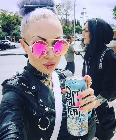 My Little Vronie pornstar nude gallery