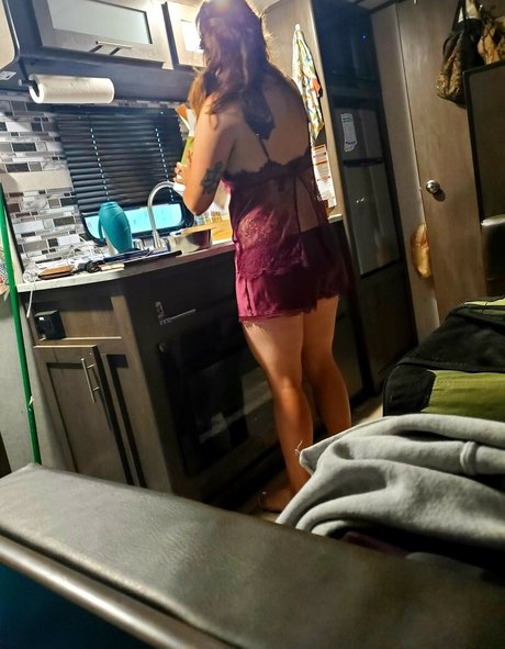 Show Your Girlfriend high quality model images