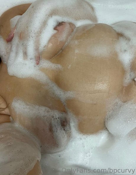 bpcurvy art model pic