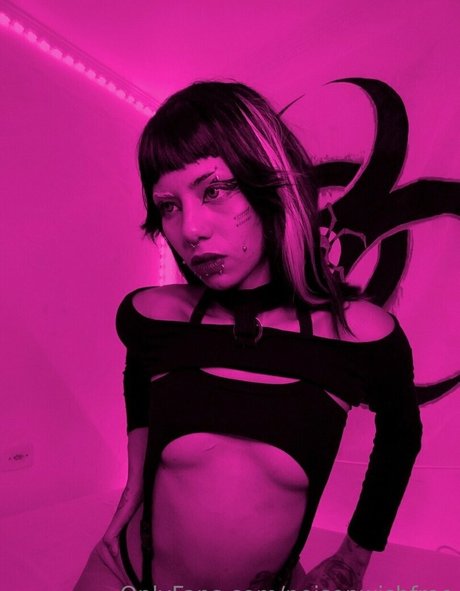 poisonwishfree model pornographic picture