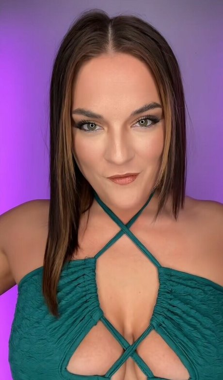 Harley Zade model erotic archive