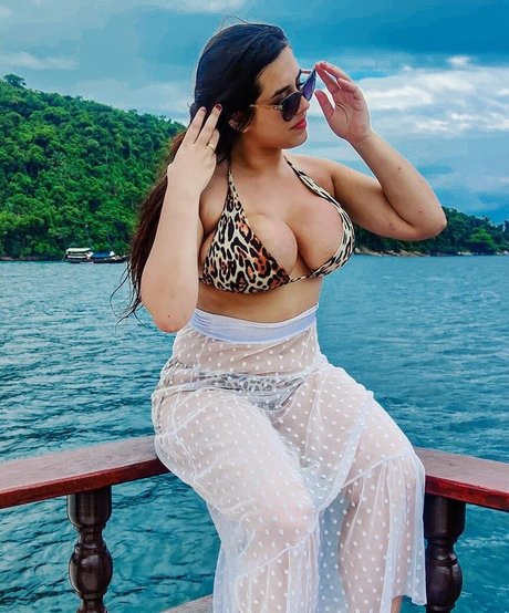 hairy pregnant onlyfans nudes image