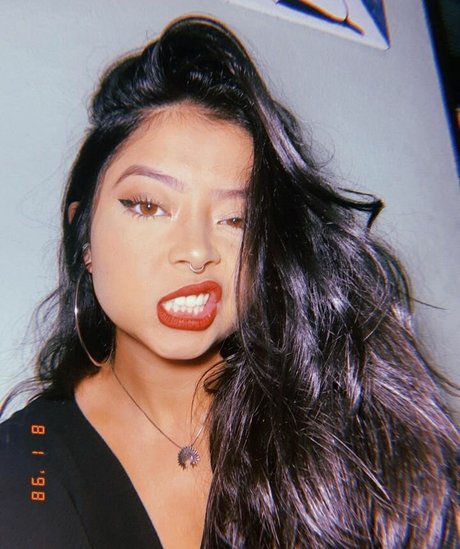 dani bluee pornographic model images