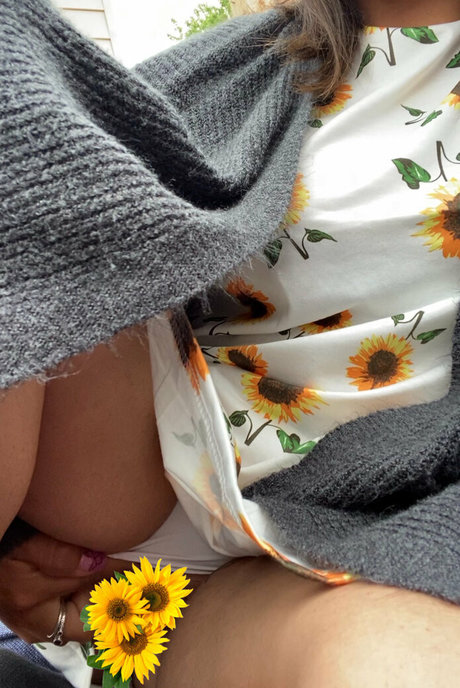 amateur mom onlyfans hot naked photos