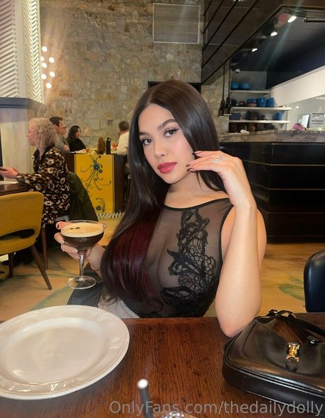 thedailydolly star sexy images