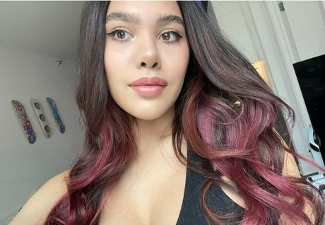 thedailydolly star high quality pic