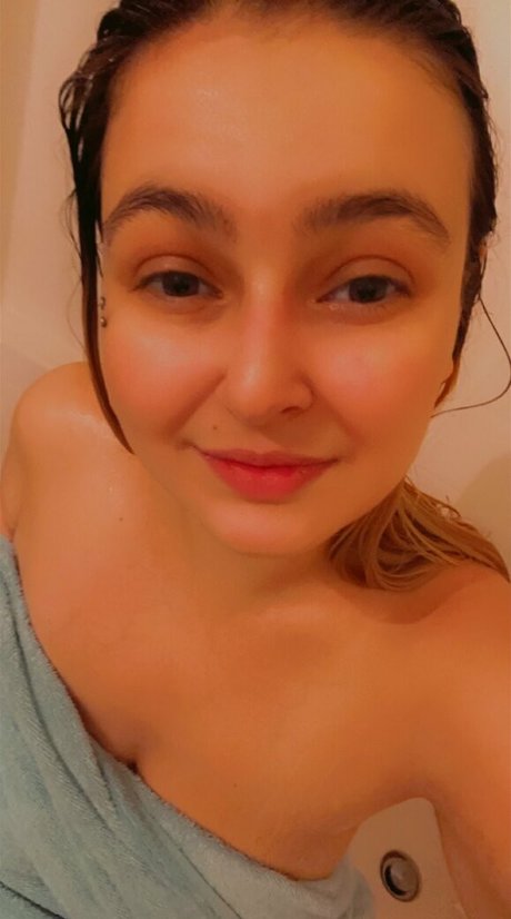 simplystoned star naked pictures