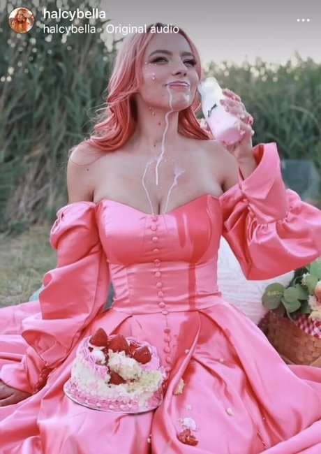 HalcyBella nudes actress gallery