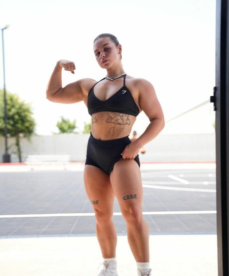 Allysinthegym art actress img