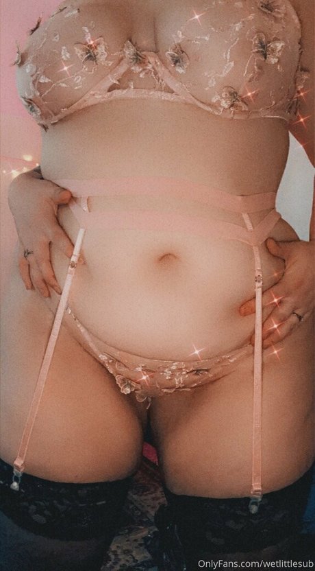 wetlittlesub pornstar hot photos