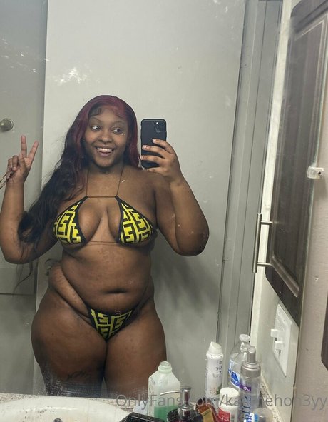 walkngenocidefree hot star photo