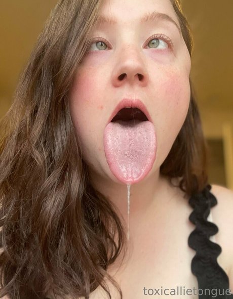 toxicallietongue pornstar beautiful photos