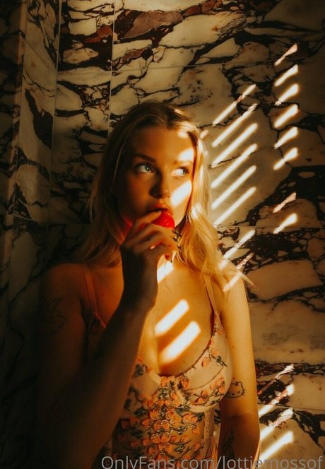 pretty pussy onlyfans art nude gallery