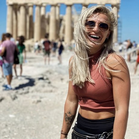 Larissa Van Meerten nice pornstar gallery