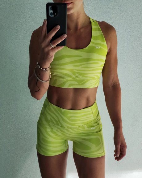 Larissa Van Meerten star naked photos