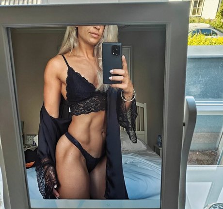 Larissa Van Meerten pornstar exclusive galleries