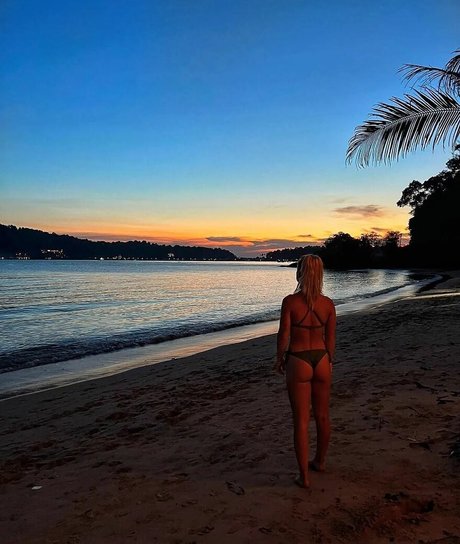 old young lesbian onlyfans free porn gallery