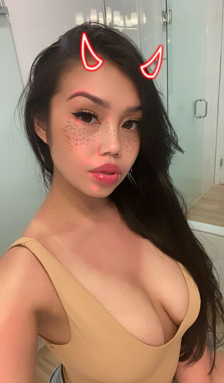 Ash kuro actress photo