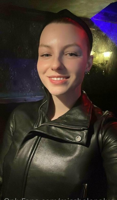 misshelenalue pornstar xxx image