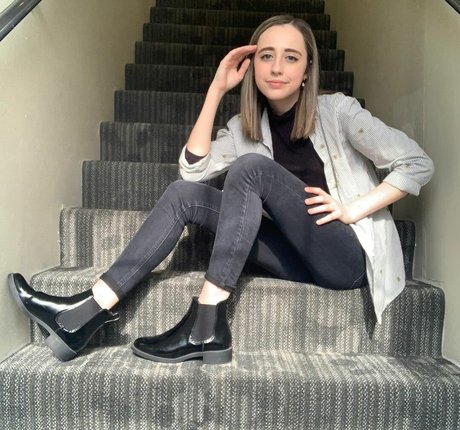 Atwentysomethingloser hd model galleries