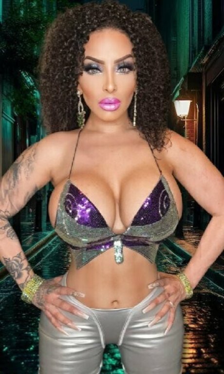 missmeenaofficial model erotic galleries