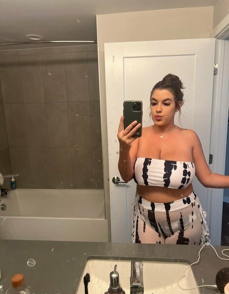 maddielovezyou2333 free actress images