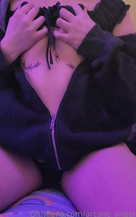 arcane angel star nude image