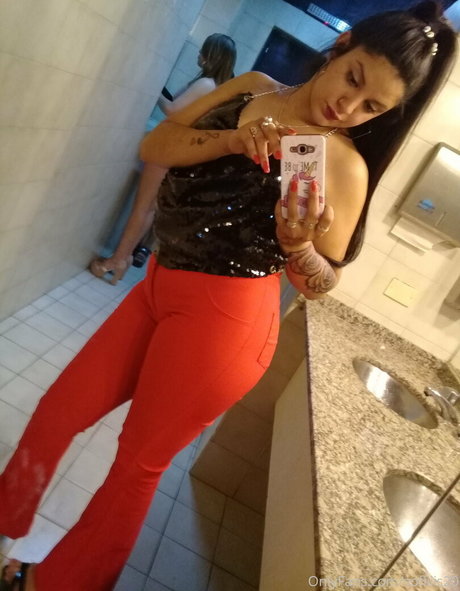 hairy legs onlyfans hot xxx pictures