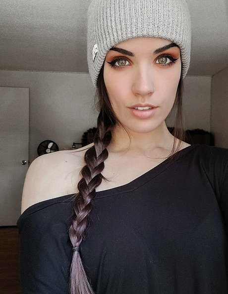 bundaddy sexy actress picture