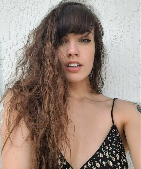 bundaddy model nude pic