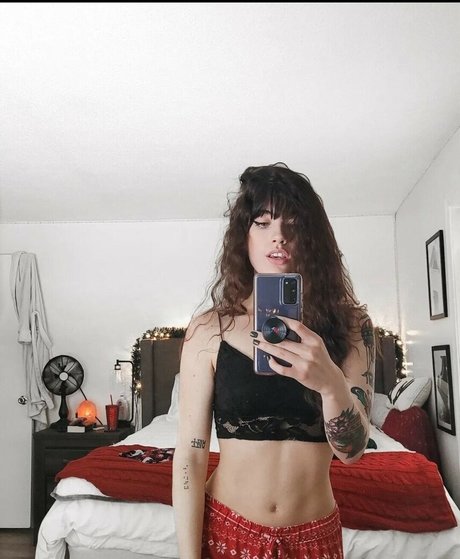 bundaddy nude actress image