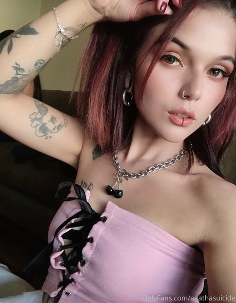 blvckchxrry model porn img