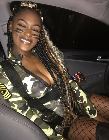 playwithmocha model porn gallery