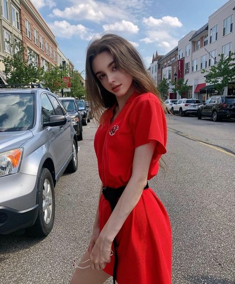 Elina Karimova art actress gallery