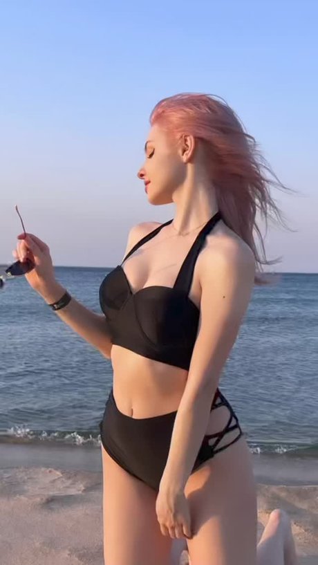 Elina Karimova art model pictures