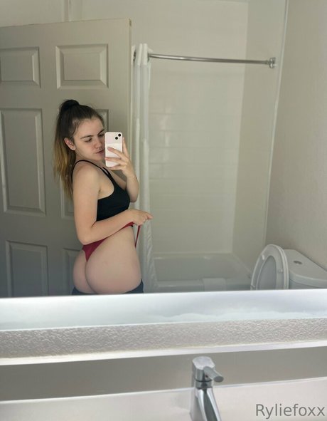 ryliefoxx free xxx pornstar pic