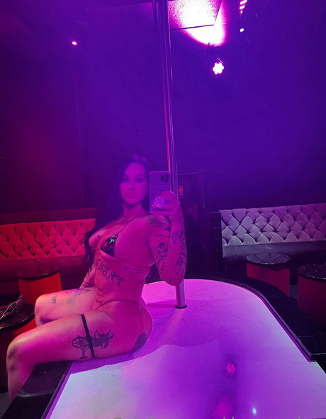 Demoncakes star nude photo