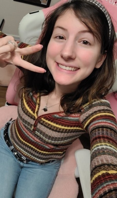 Bunimilk model adult picture