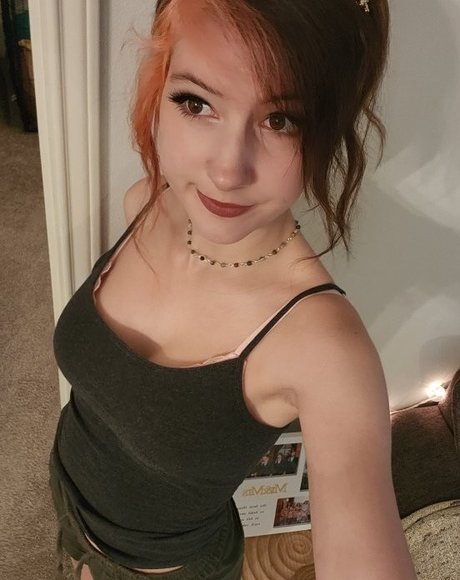 Bunimilk pretty pornstar photo